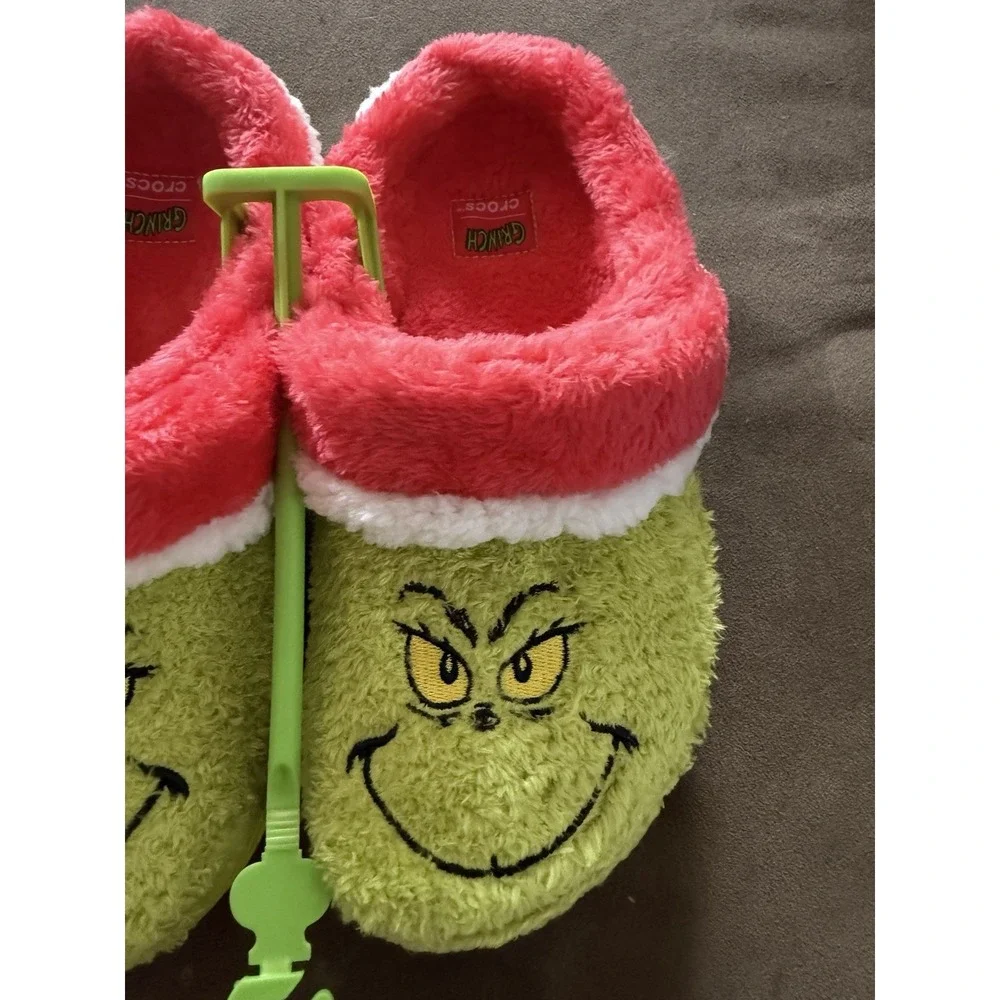 Crocs The Grinch Classic Clog Shoes Big Kids Youth Size J3 Green Red New